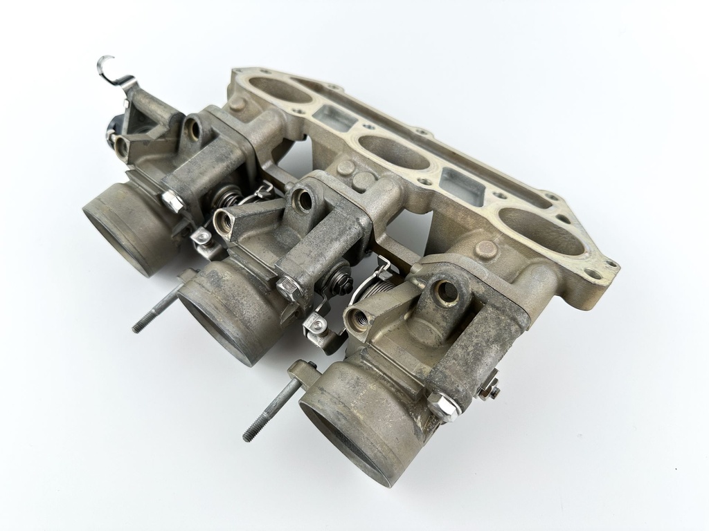 2002 Yamaha 200 HP 4 Stroke Outboard Intake Manifold & Throttle Body 60L-13750-00-00 OEM