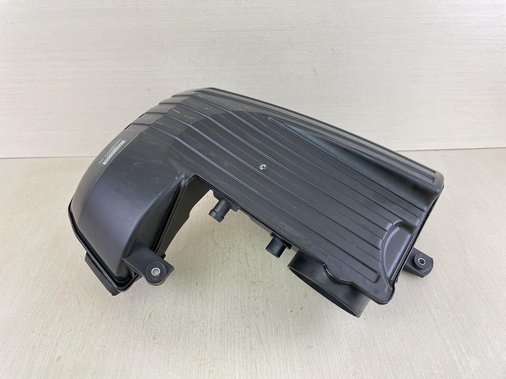 2005 Suzuki 90 115 140 HP 4 Stroke Outboard Air Intake Silencer Assembly 13810-90J01