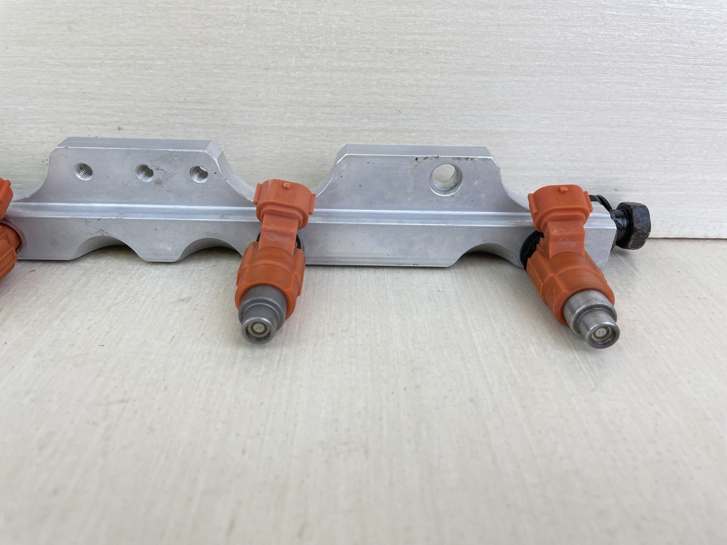 2005 Suzuki 140HP 4 Stroke Outboard Fuel Injector Set With Pipe 15751-90J03