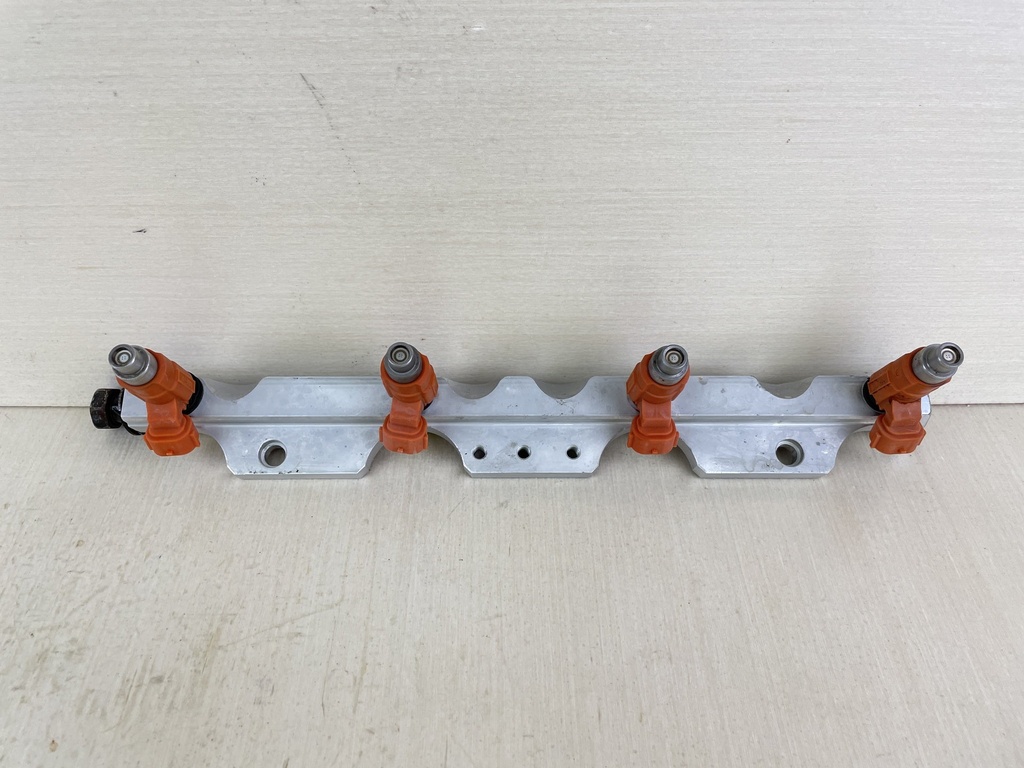 2005 Suzuki 140HP 4 Stroke Outboard Fuel Injector Set With Pipe 15751-90J03