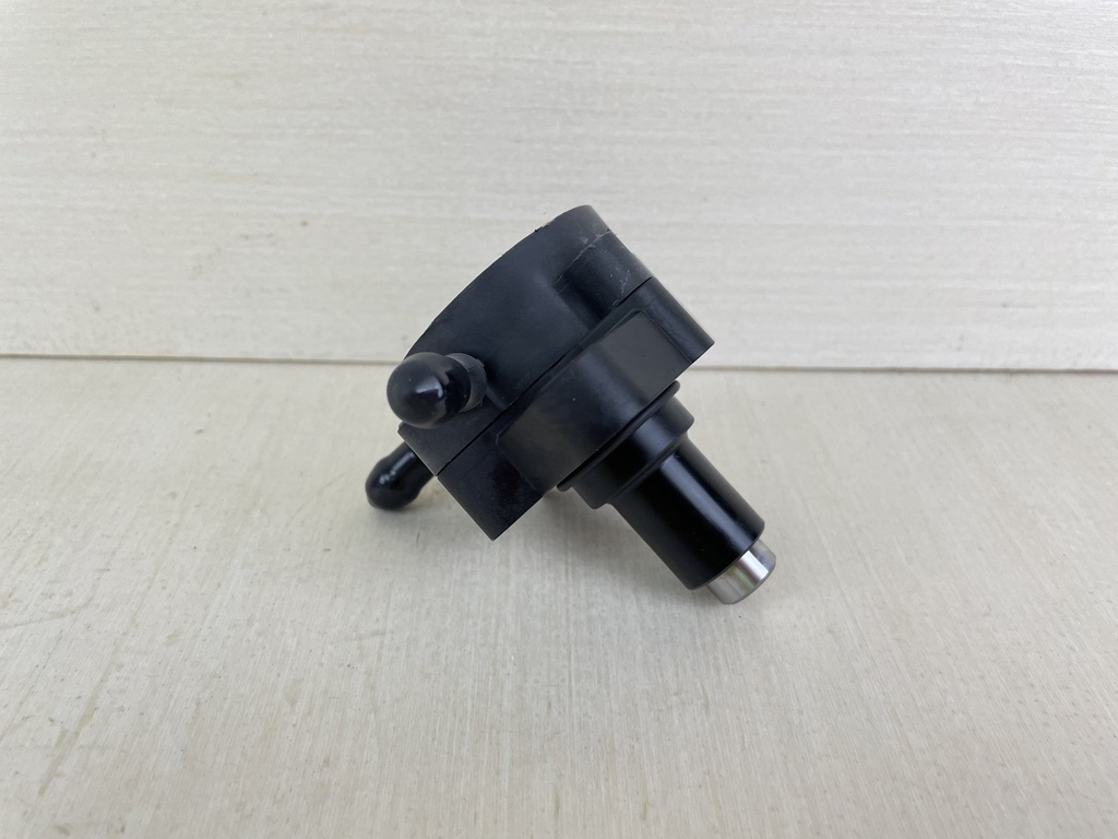 2005 Suzuki 140HP 4 Stroke Outboard Fuel Pump Assembly 15100-90J11