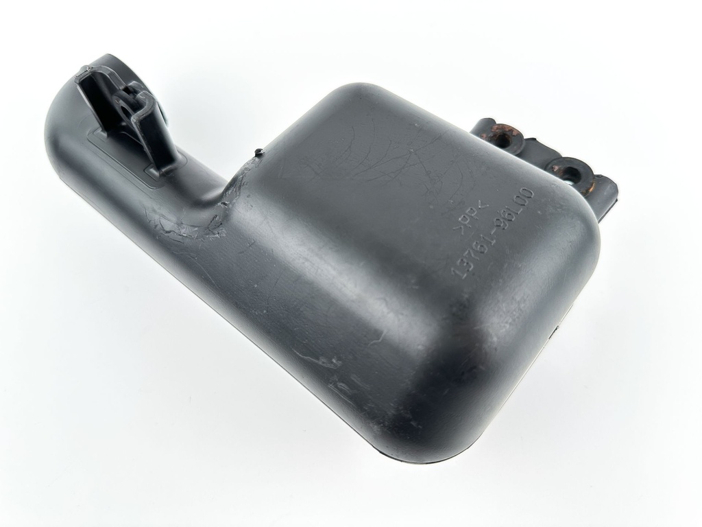 2017 Suzuki 200 HP 4 Stroke Outboard Intake Air Silencer Assembly 13811-96L00 OEM