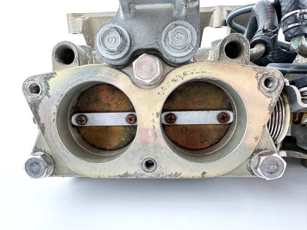 2002 Yamaha 115 HP 4 Stroke Outboard Intake Manifold & Throttle Body 68V-13751-01-00 OEM