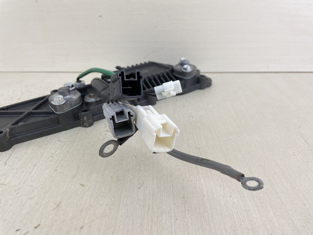 2005 Suzuki 140HP DF140 4 Stroke Outboard Rectifier Regulator Assembly 32800-90J30