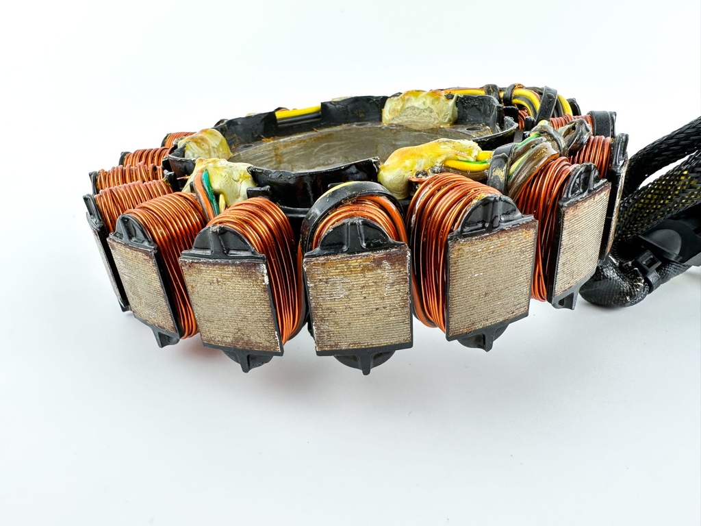2001 Evinrude 115 HP 2 Stroke Outboard Stator Assembly 0586514 OEM
