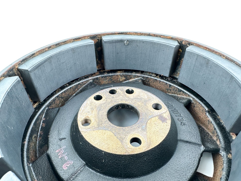 2001 Evinrude 115 HP 2 Stroke Outboard Flywheel 0586526 OEM