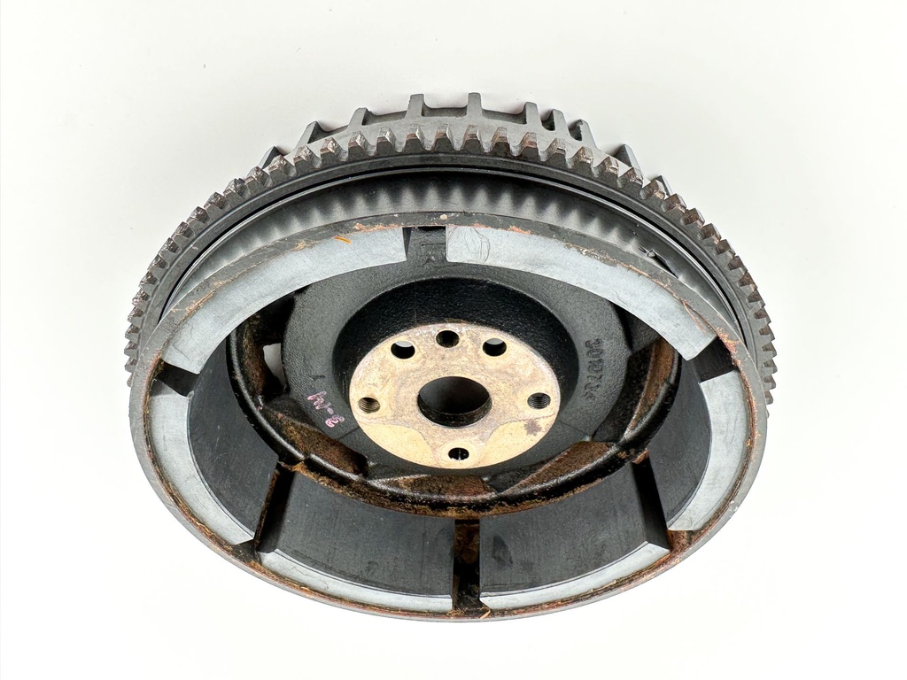 2001 Evinrude 115 HP 2 Stroke Outboard Flywheel 0586526 OEM