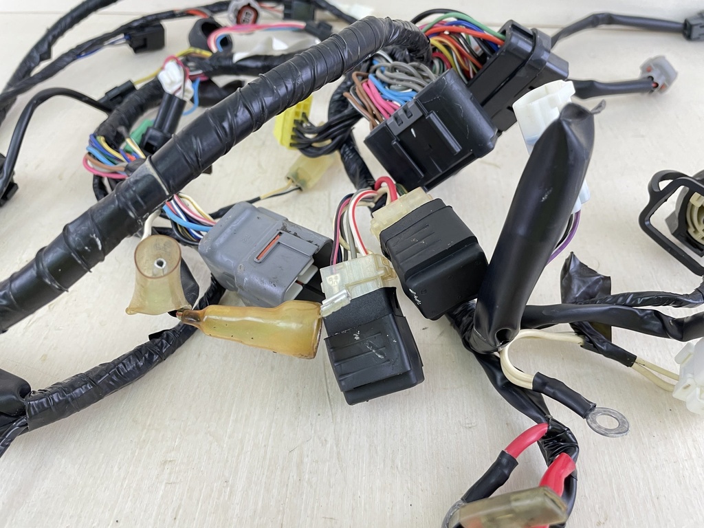 05-07 Suzuki DF140 140HP 4 Stroke Outboard Engine Wire Harness 36610-90J61