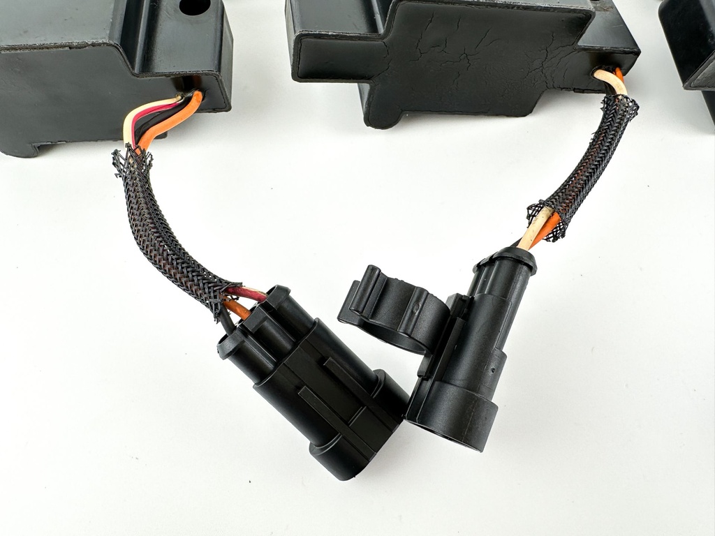 2017 Evinrude 115 HP 2 Stroke Outboard Ignition Coil Set 0586980 OEM