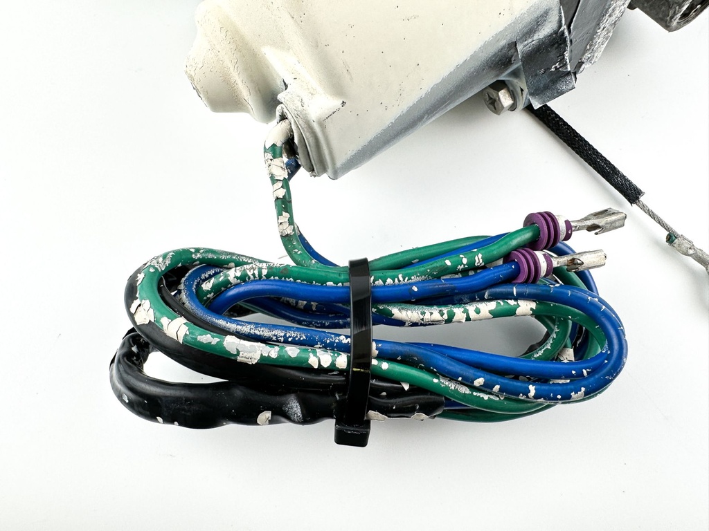 2001 Evinrude 115 HP 2 Stroke Outboard Power Trim Tilt Unit 0439935 OEM