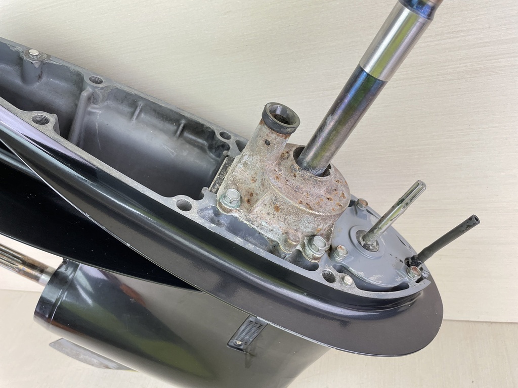 2002-2011 Suzuki 140 HP 4 Stroke Outboard 25" Lower Unit Gear Case RH New Seals