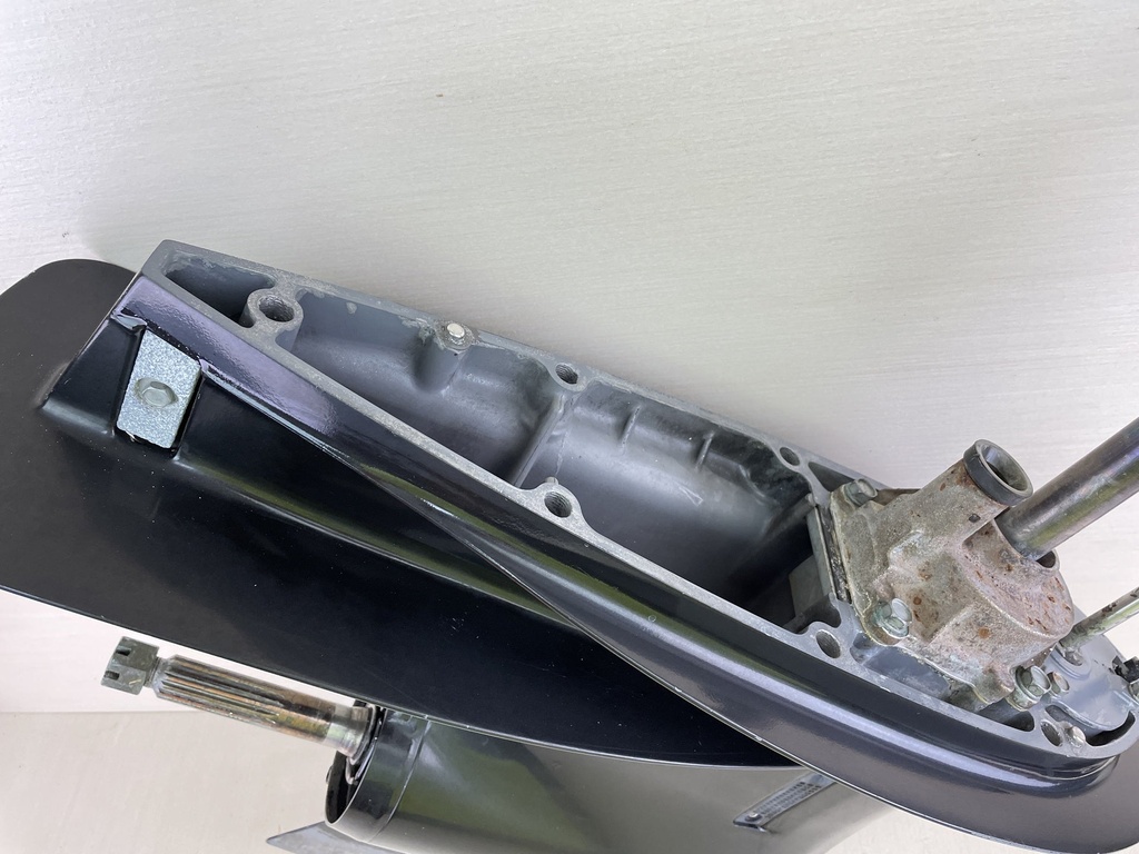 2002-2011 Suzuki 140 HP 4 Stroke Outboard 25" Lower Unit Gear Case RH New Seals