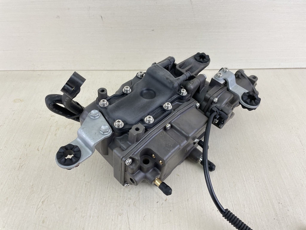 2000 Honda 130HP 4 Stroke Outboard VST Fuel Pump Unit 06167-ZW5-305