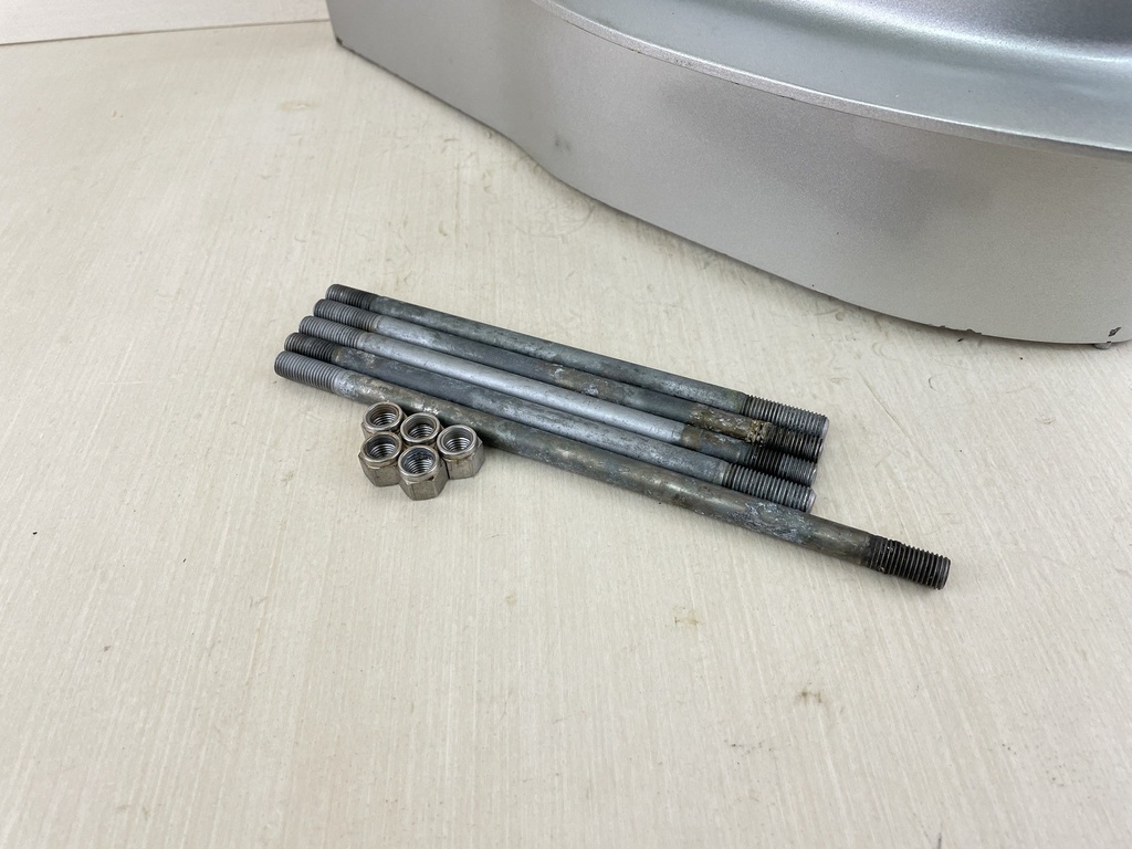 2002 Honda 115 130HP 4 Stroke Outboard Gear Case Extension 40202-ZW1-710ZA