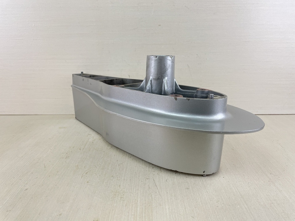 2002 Honda 115 130HP 4 Stroke Outboard Gear Case Extension 40202-ZW1-710ZA