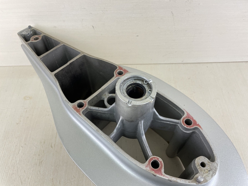 2002 Honda 115 130HP 4 Stroke Outboard Gear Case Extension 40202-ZW1-710ZA