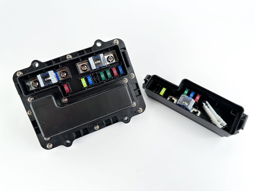 2014 Yamaha 300 HP 4 Stroke Outboard Fuse Box 6CE-82170-00-00 OEM