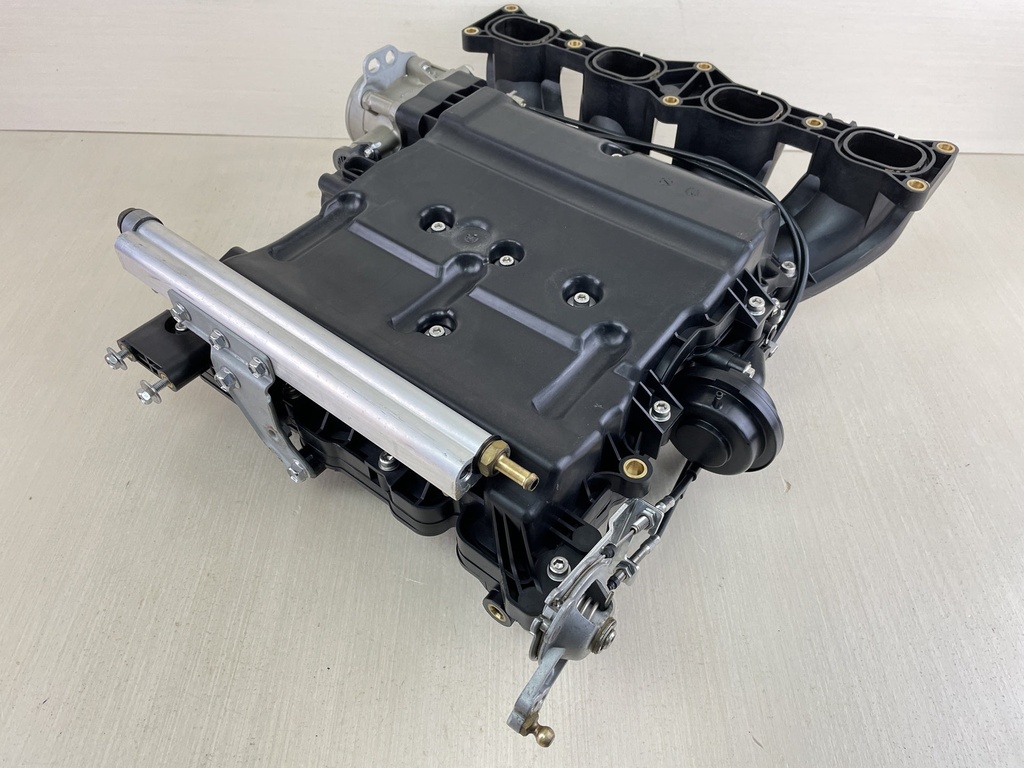 2007 Suzuki DF150 150HP 4 Stroke Outboard Air Intake Manifold 13110-96J00