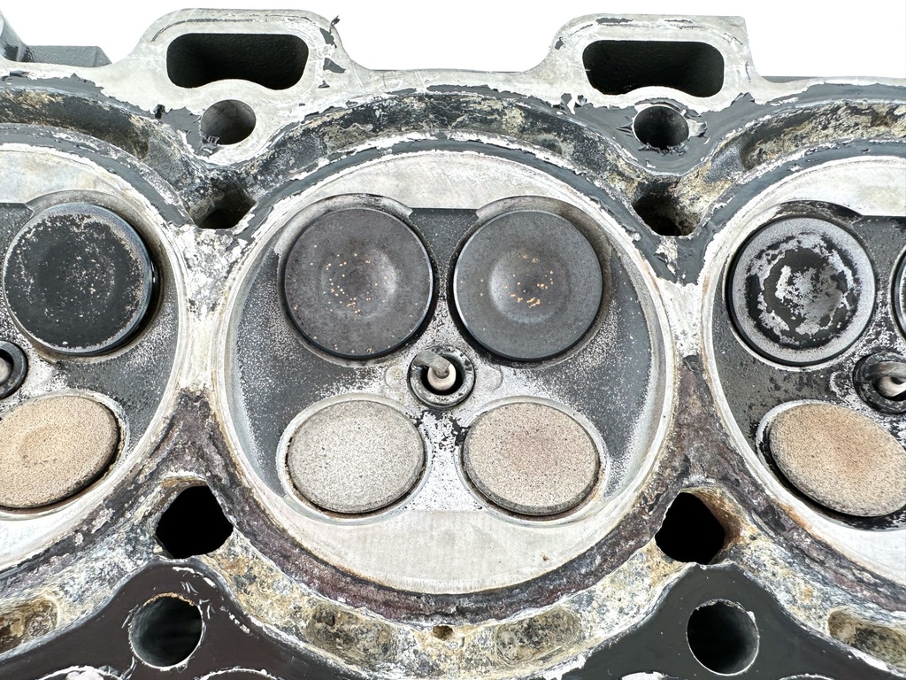 2013 Yamaha 115 HP 4 Stroke Outboard Cylinder Head 68V-W009A-08-9S OEM