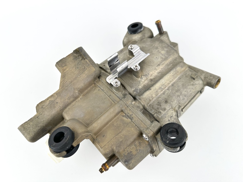 2007 Suzuki 300 HP 4 Stroke Outboard Vapor Separator Tank VST 15600-98J01 OEM