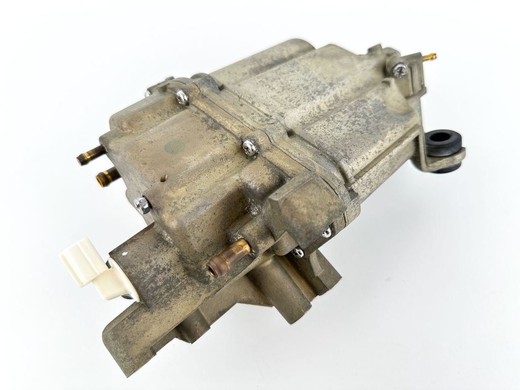 2007 Suzuki 300 HP 4 Stroke Outboard Vapor Separator Tank VST 15600-98J01 OEM