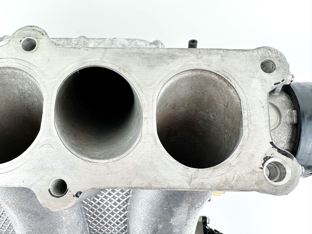 2007 Suzuki 300 HP 4 Stroke Outboard Air Intake Collector Throttle Body 13100-98J01 OEM