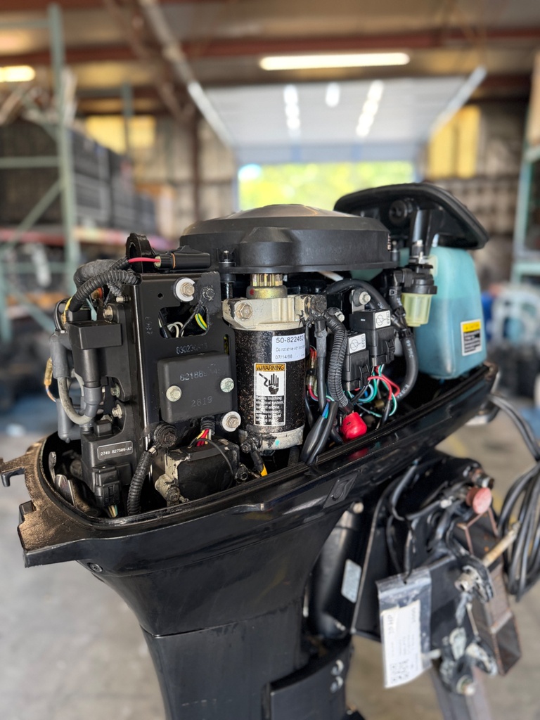 2000 Mercury 30 HP 2 Stroke Outboard Engine With 20" Shaft - Long
