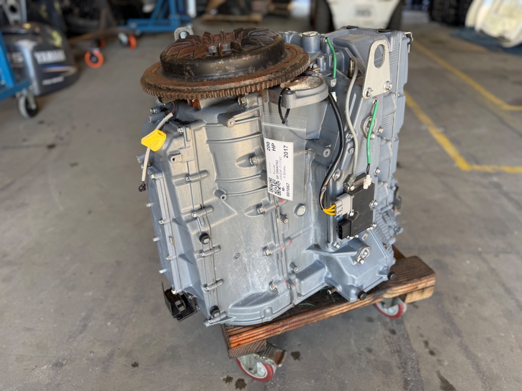 2017 Suzuki DF200 200HP 4 Stroke Outboard Powerhead - Good Compression
