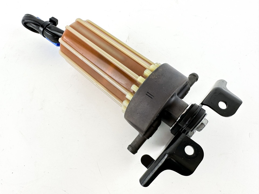 2012 Yamaha 250 HP 4 Stroke Outboard Fuel Filter Assembly 6P3-24560-22-00 OEM