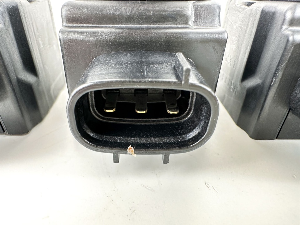 2012 Yamaha 250 HP 4 Stroke Outboard Ignition Coil Set 6CB-82310-00-00 OEM