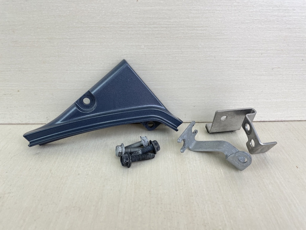 2016 Yamaha 90HP 4 Stroke Outboard Cable Cover Plate Assembly 67F-42738-00-8D