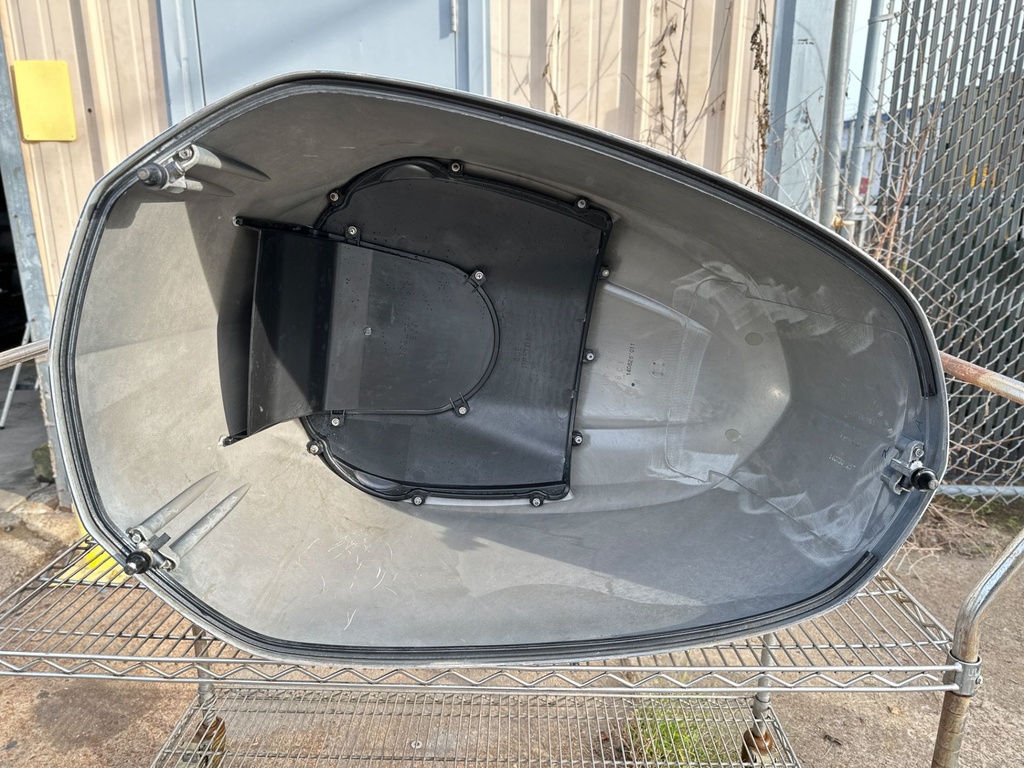 2014 Yamaha 300 HP 4 Stroke Outboard Top Cowling 6CE-42610-01-00 OEM