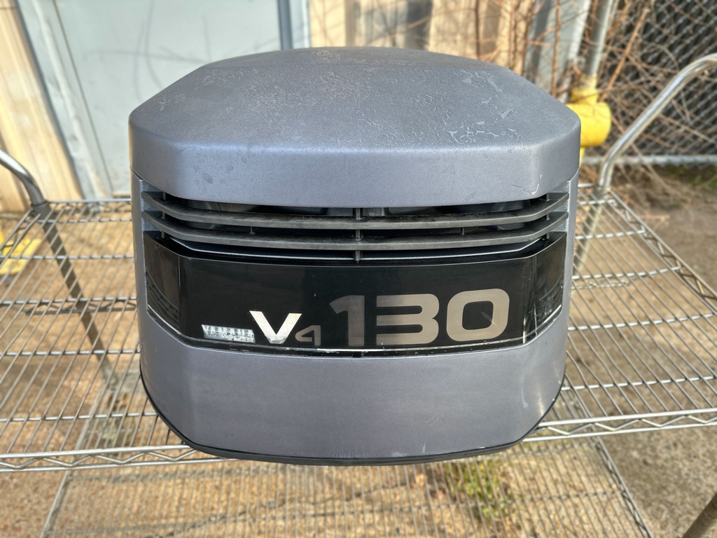 1997 Yamaha 130 HP 2 Stroke Outboard Top Cowling 6N7-42610-44-4D OEM