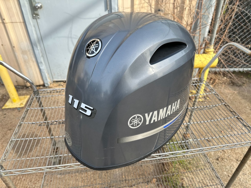 2019 Yamaha 115 HP 4 Stroke Outboard Top Cowling 6EM-81800-01-00 OEM
