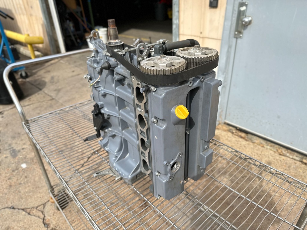2002 Yamaha 115 HP 4 Stroke Outboard Powerhead 68V-W009B-03-1S OEM