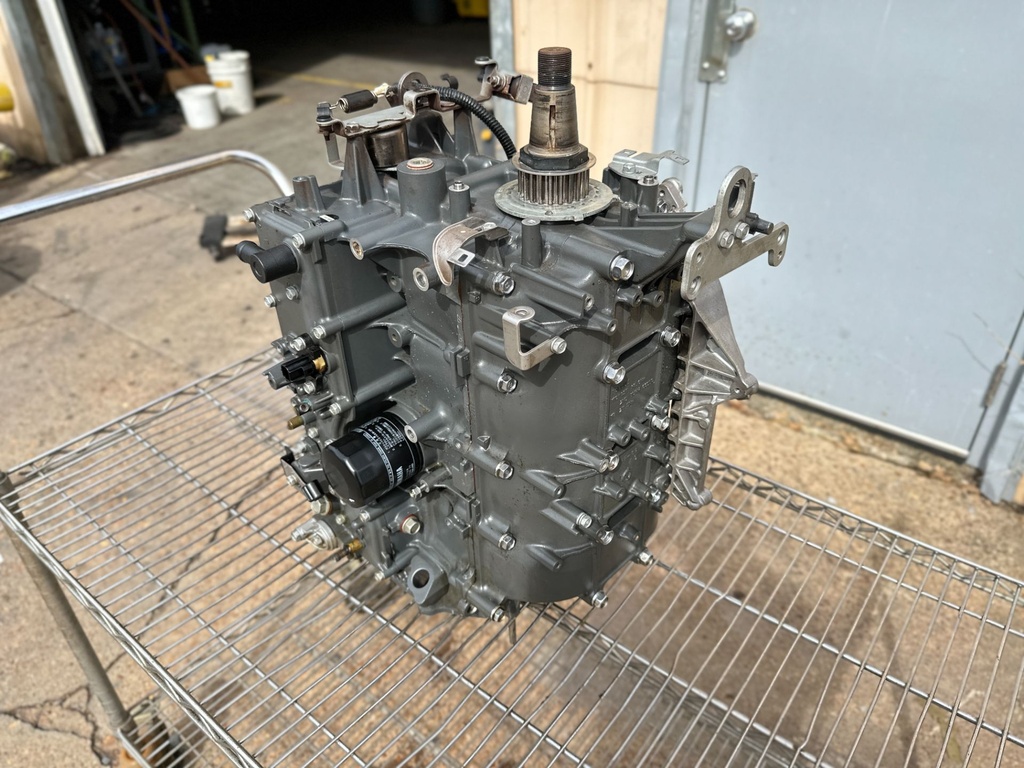 2013 Yamaha 115 HP 4 Stroke Outboard Crankcase Short Block Assembly 68V-W009B-13-9S OEM