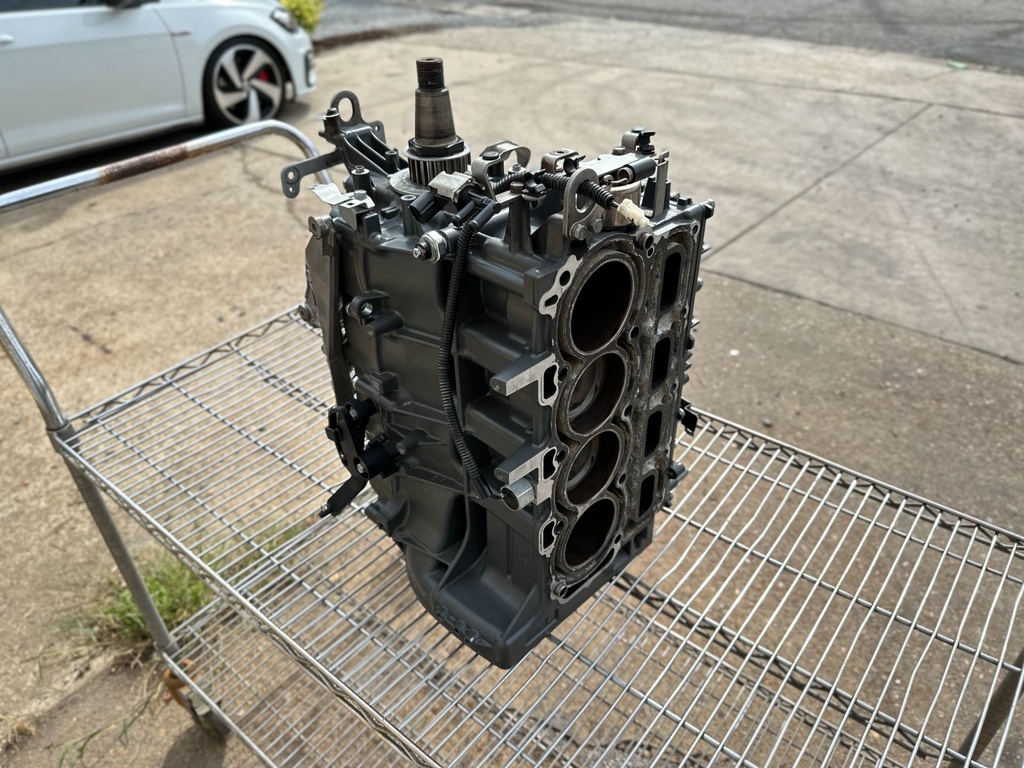 2013 Yamaha 115 HP 4 Stroke Outboard Crankcase Short Block Assembly 68V-W009B-13-9S OEM