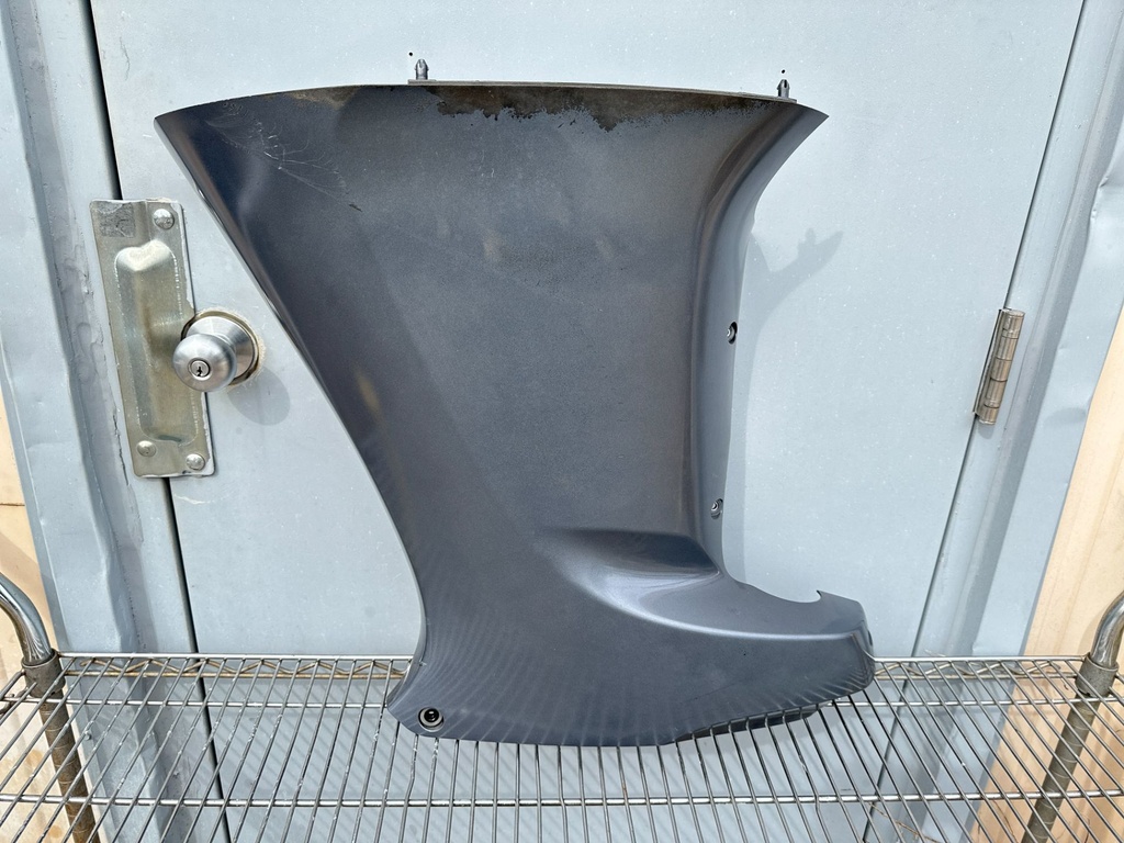 2014 Yamaha 200 HP 4 Stroke Outboard Lower Apron Cowling Starboard 6DA-42770-00-00 OEM