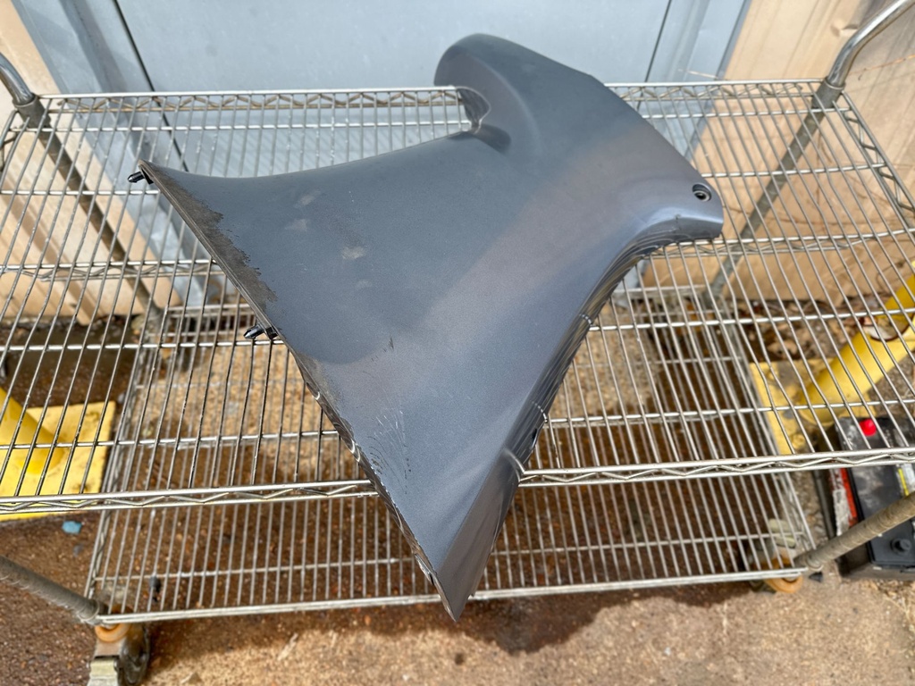 2014 Yamaha 200 HP 4 Stroke Outboard Lower Apron Cowling Starboard 6DA-42770-00-00 OEM