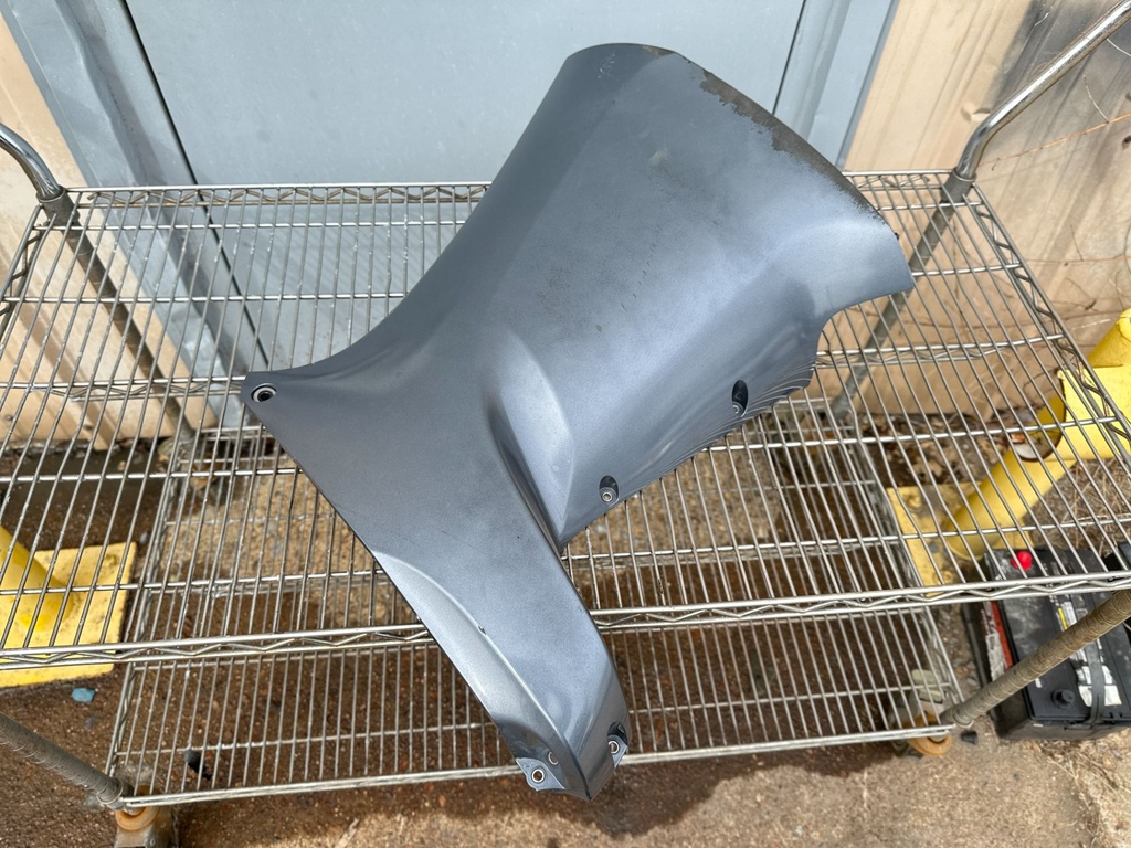 2014 Yamaha 200 HP 4 Stroke Outboard Lower Apron Cowling Starboard 6DA-42770-00-00 OEM