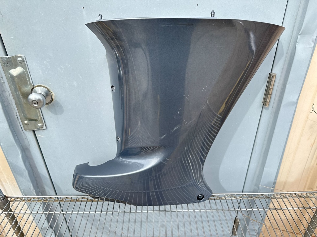 2014 Yamaha 200 HP 4 Stroke Outboard Lower Apron Cowling Port 6DA-42740-00-00 OEM