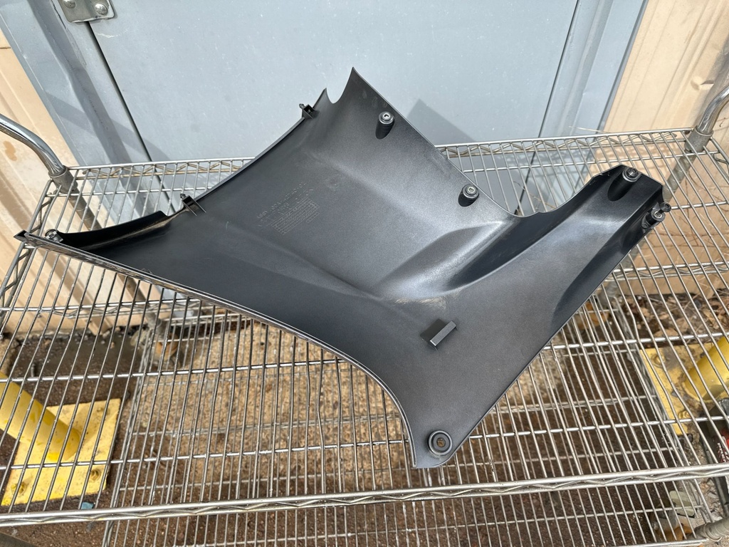 2022 Yamaha 200 HP 4 Stroke Outboard Lower Apron Cowling Port 6DA-42740-01-00 OEM
