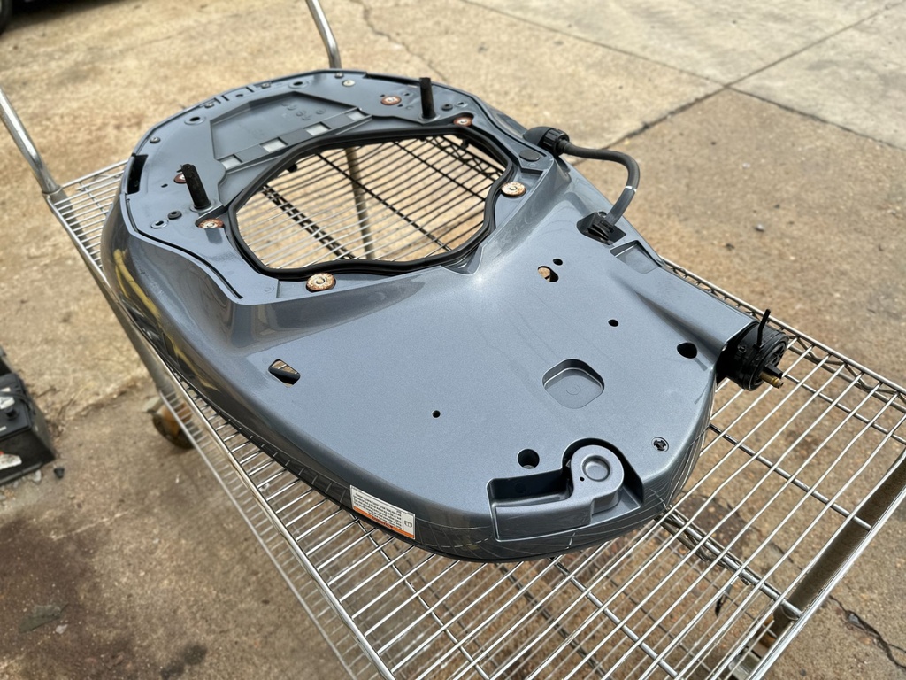 2012 Yamaha 250 HP 4 Stroke Outboard Bottom Cowling Pan 6CB-42711-01-8D OEM