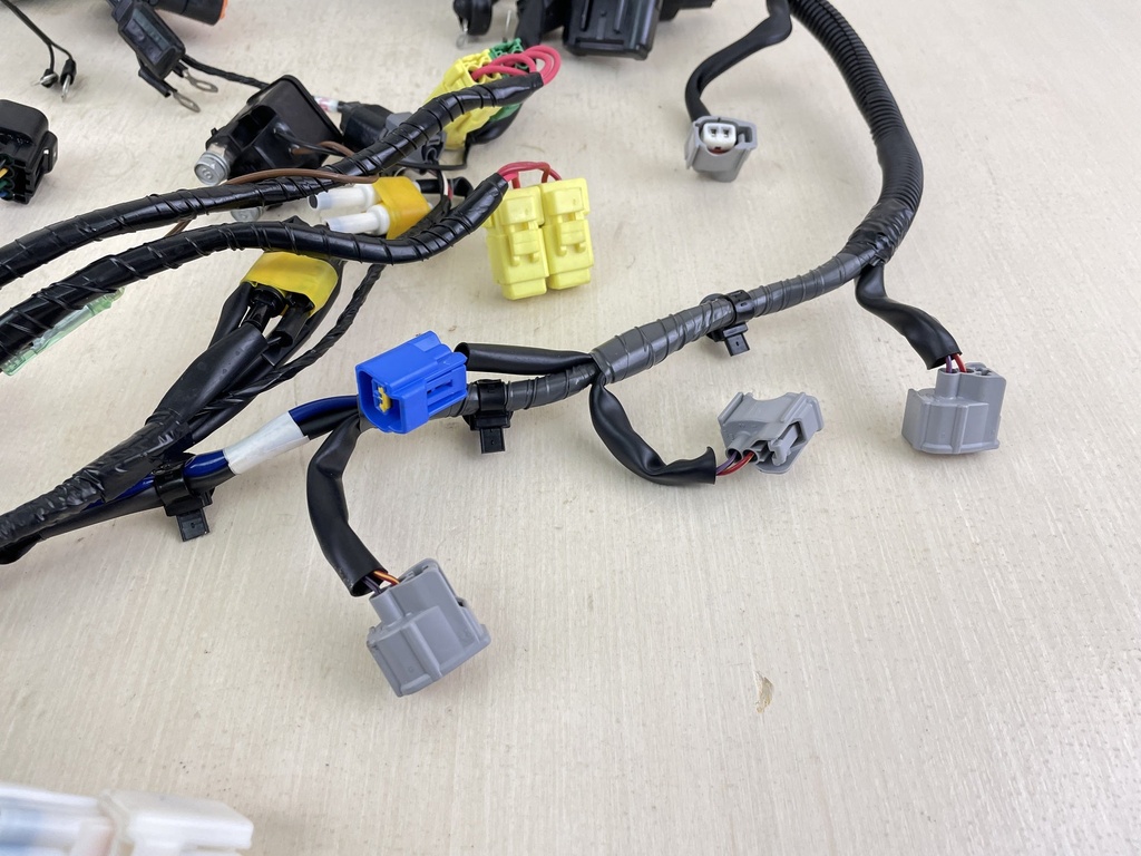 2016 Yamaha 90HP 4 Stroke Outboard Engine Wire Harness 6D8-82590-61-00