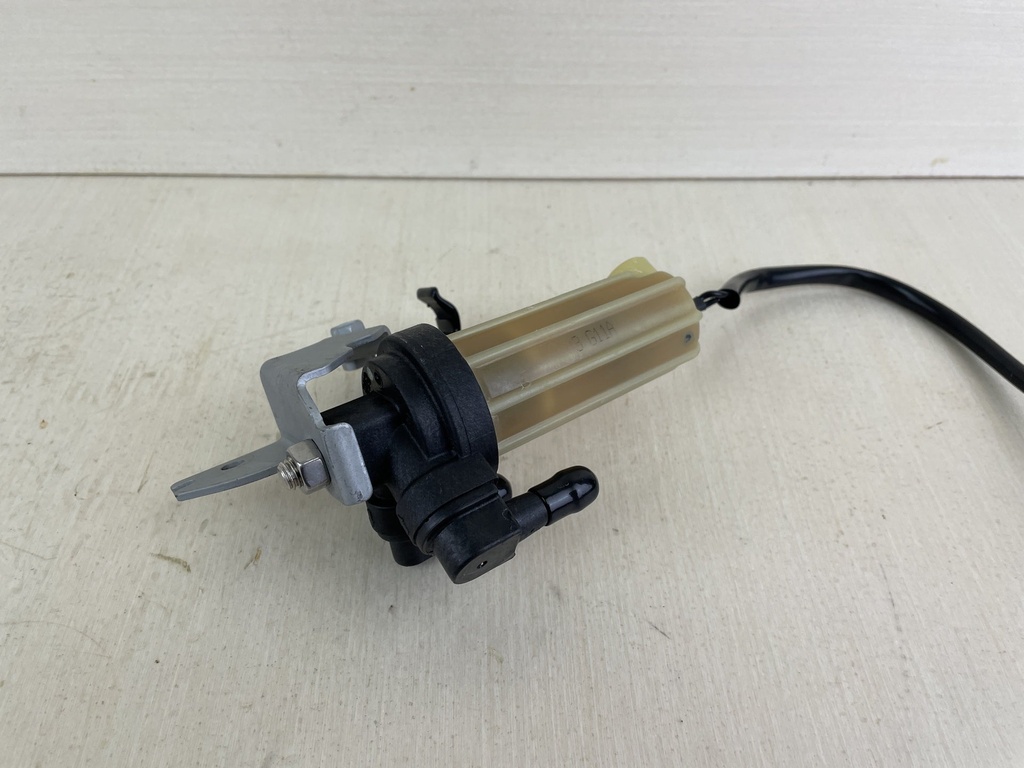 2016 Yamaha 90HP 4 Stroke Outboard Fuel Filter Assembly 6D8-24560-01-00
