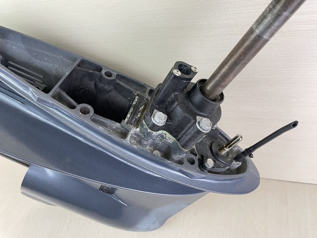 2016 Yamaha 90HP 4 Stroke Outboard 20" Long Lower Unit Gear Case 6D9-45300-13-8D