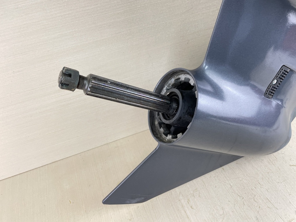 2016 Yamaha 90HP 4 Stroke Outboard 20" Long Lower Unit Gear Case 6D9-45300-13-8D