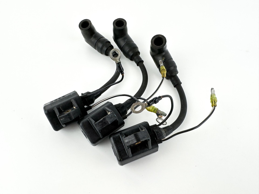 2003 Yamaha 70 HP 2 Stroke Outboard Ignition Coil Set 697-85570-00-00 OEM