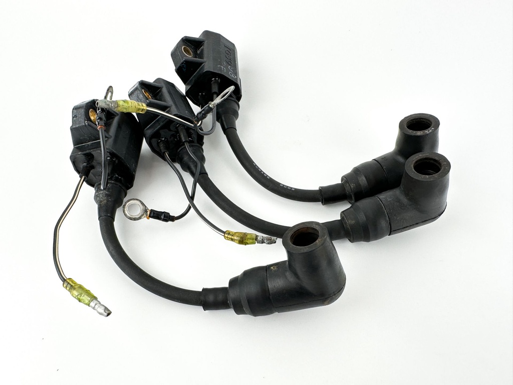 2003 Yamaha 70 HP 2 Stroke Outboard Ignition Coil Set 697-85570-00-00 OEM