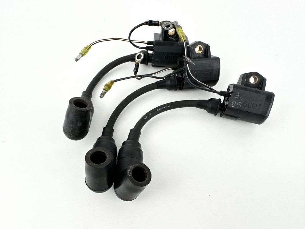 2003 Yamaha 70 HP 2 Stroke Outboard Ignition Coil Set 697-85570-00-00 OEM